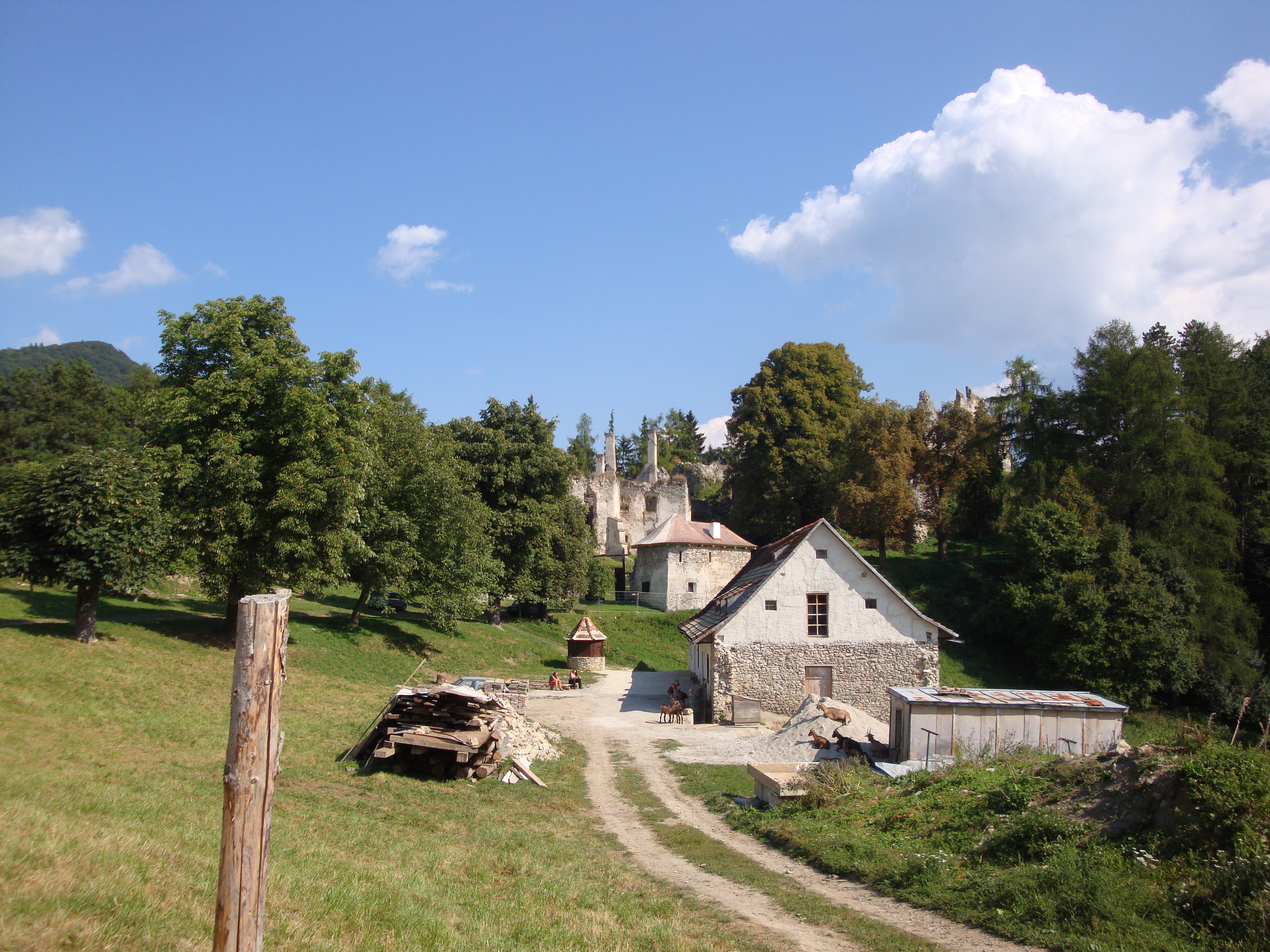 Pohlad na Sklabinský hrad