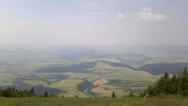 Pohľad zo Sľubice na Spišský hrad